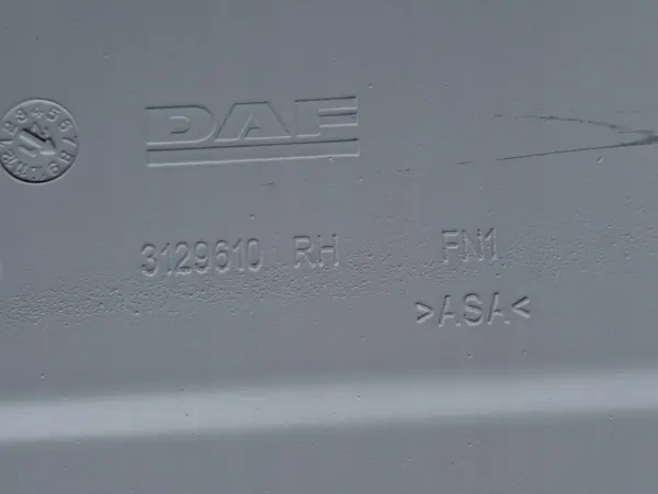 DAF XF XG rechter traptrede afdekking OEM 3129610 - Gebruikt image 10
