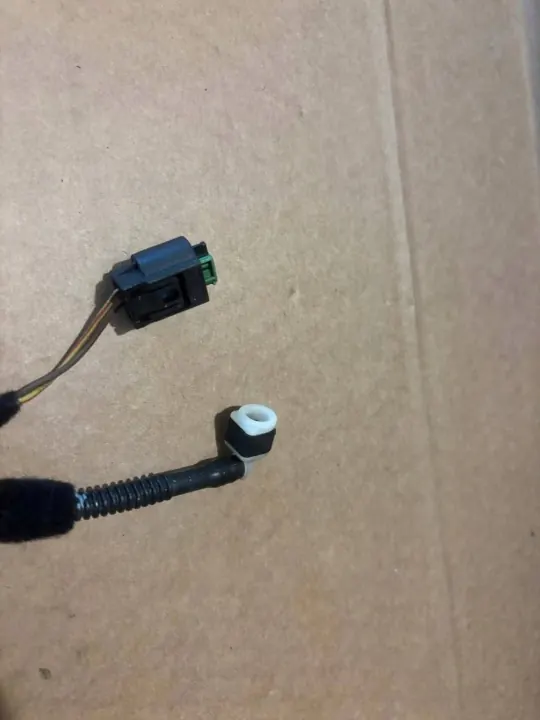 Tuyau lave-glace avant Porsche Cayenne OEM 7P5971204 image 3
