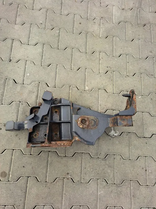 OEM 5010562904 5010574078 Oikea Jousituskiinnike Renault Magnum image 4