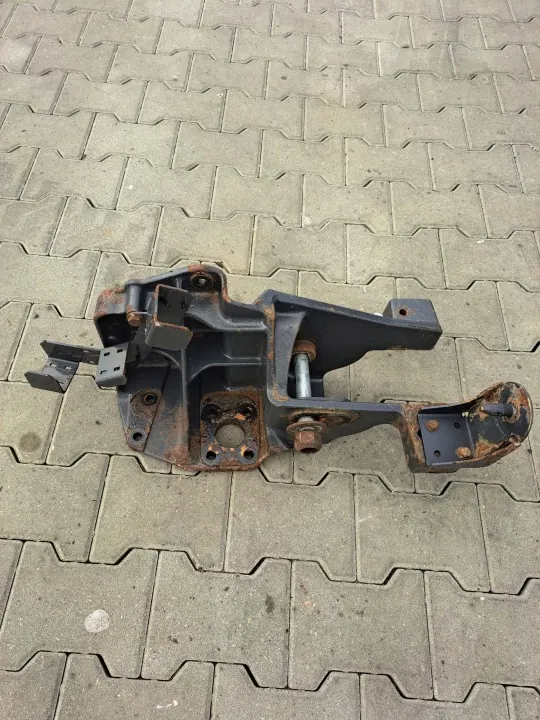 OEM 5010562904 5010574078 Oikea Jousituskiinnike Renault Magnum image 5