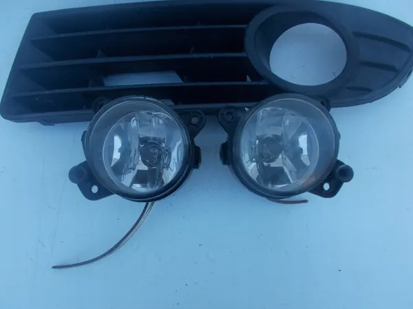 Faróis de Neblina Halógenos Esquerdo Direito VW Polo 9N Lift 05-09 image 2