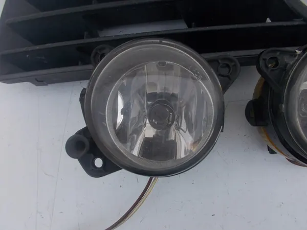 Faróis de Neblina Halógenos Esquerdo Direito VW Polo 9N Lift 05-09 image 3