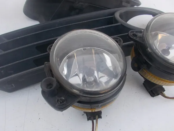 Faróis de Neblina Halógenos Esquerdo Direito VW Polo 9N Lift 05-09 image 6