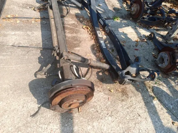 Kit Viga Suspensión Trasera OEM Wrakowisko-15206- image 4