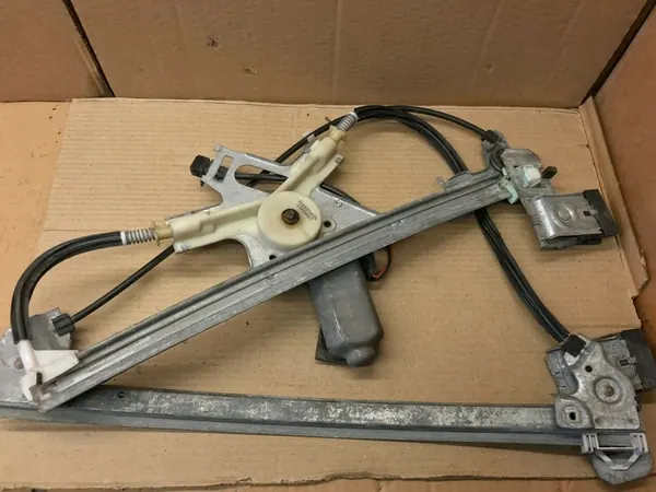 Seat Cordoba (6K) 1998 Oikeanpuoleinen ikkunan säädin image 5