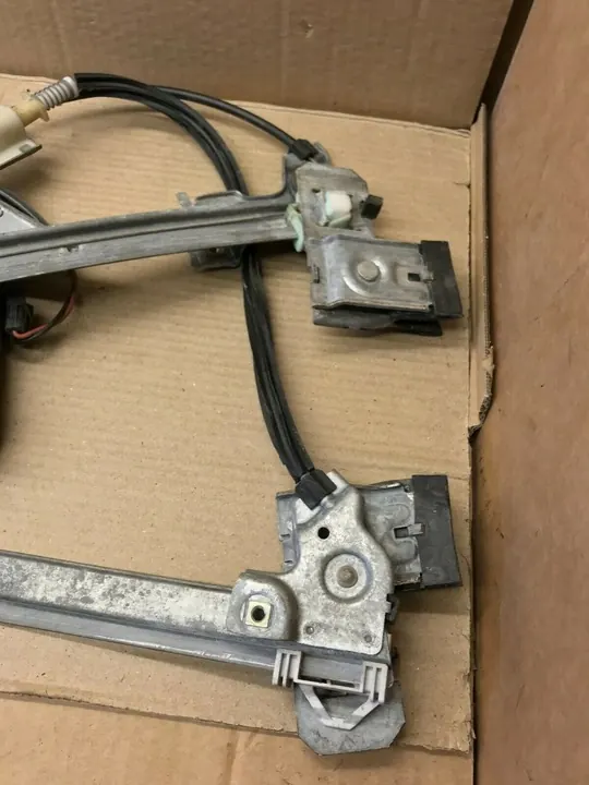 Seat Cordoba (6K) 1998 Oikeanpuoleinen ikkunan säädin image 6