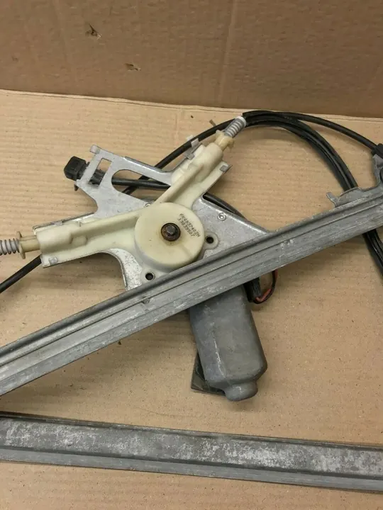 Seat Cordoba (6K) 1998 Oikeanpuoleinen ikkunan säädin image 7