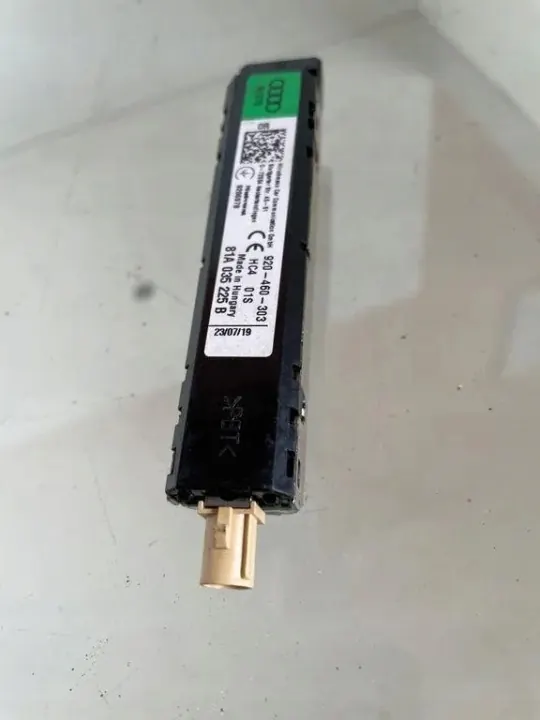 Audi Q2 Antennivahvistin OEM 81A035225B image 3
