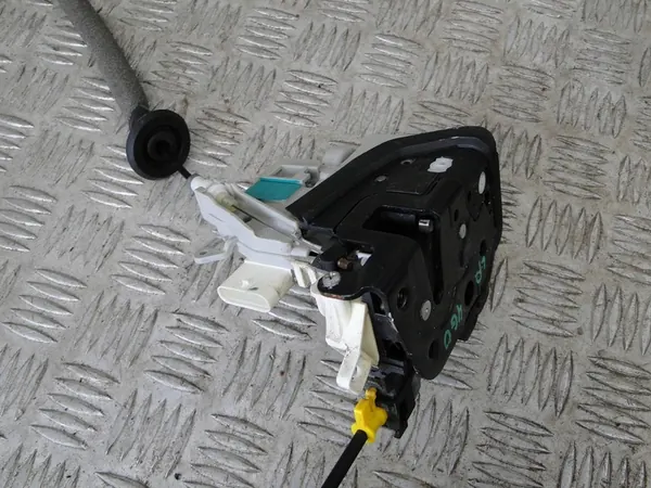 Fram Höger Dörrlås Audi A6 C7 4G 8J1837016F image 3