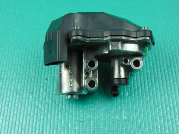 Atuador de Coletor VW Passat B6 2.0 TDI CBA OEM image 2