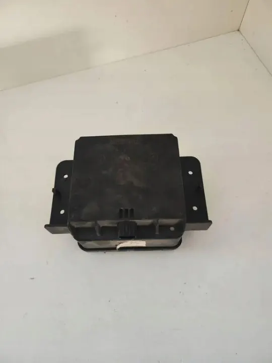 Hyundai Kona Äänenvahvistin OEM K4963-91000 image 2
