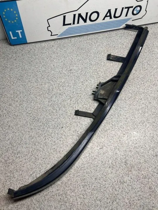 BMW 3 TOURING E46 rechte Frontleuchtenabdeckung OEM 8227644 image 4