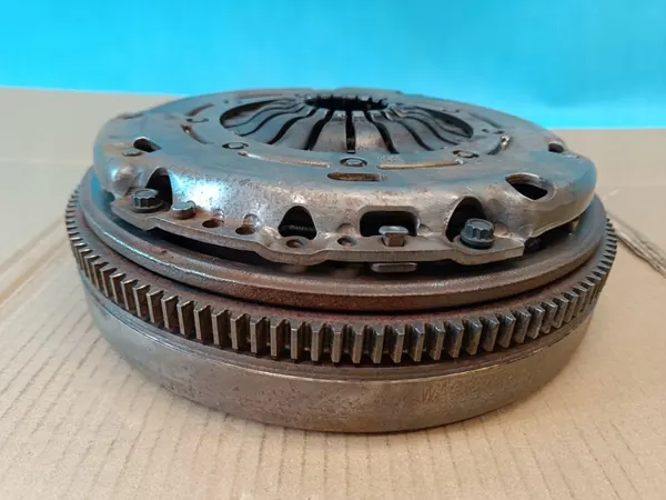 SKODA SUPERB 3 III 15-19 1.5 TSI Volante de Dupla Massa image 10