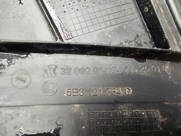 Conduto de ar esquerdo direito Skoda Octavia IV 2019-> OEM 5E3121764D image 6