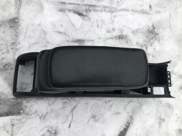 Audi A6 C5 Musta Nahka Käsinoja Tunnelilla OEM image 2
