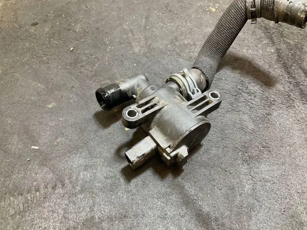 Moteur de circulation d'eau OEM 5WA122096 pour Audi A3 image 4