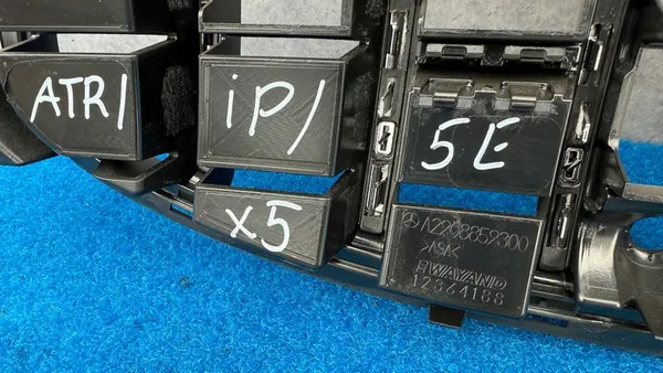 MERCEDES AMG GT W290 C-290 Framskärm Höger OEM A2908859300 image 4