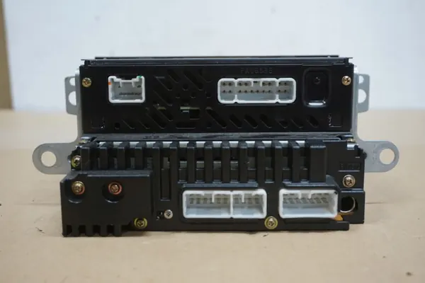 TOYOTA RAV4 II Radio OEM RAV4 II RADIO 00-05r image 6