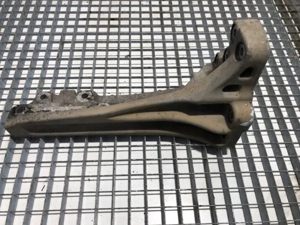 Katalysatorfäste OEM 21639760 image 2