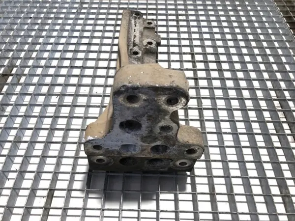 Katalysatorfäste OEM 21639760 image 3