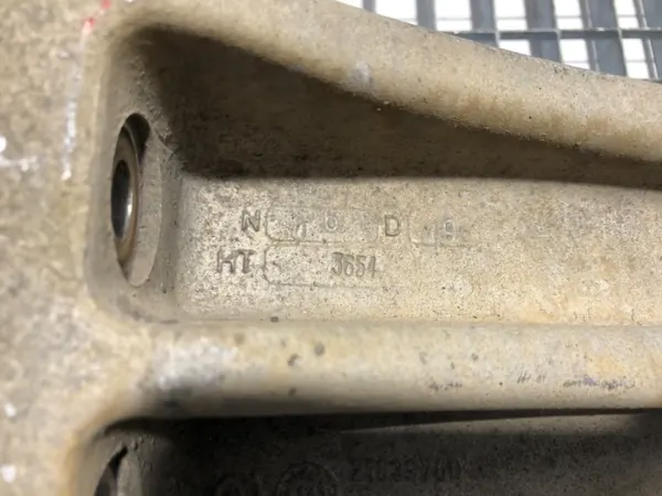 Katalysatorfäste OEM 21639760 image 6