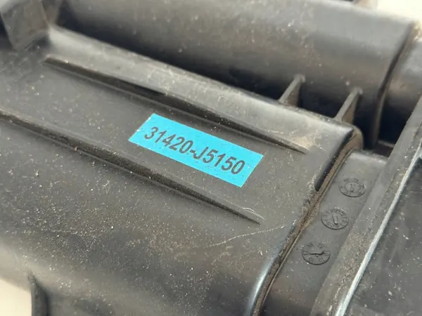 Kia Stinger 2.0 GDI Kolfilterhus OEM 31420-J5150 image 3