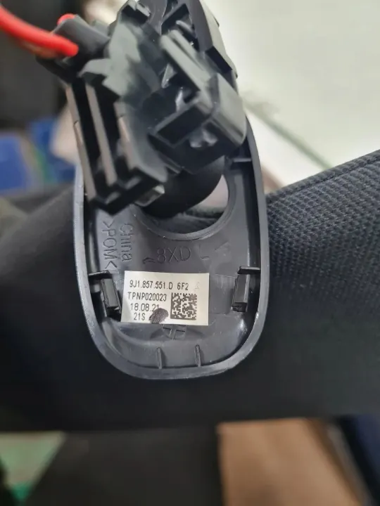 Pare-soleil gauche Porsche Taycan OEM 9J1857551D image 5