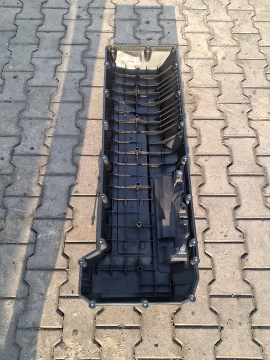 Venttiilikansi moottorisuojus Volvo FH4 FM4 D13K image 3