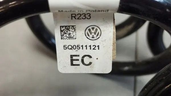 SEAT Leon IV Hinterfedern OEM 5Q0511121EC image 3