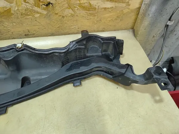 Ford Fiesta MK7 tuulilasin alareunatiiviste 8A61A016B26 image 3