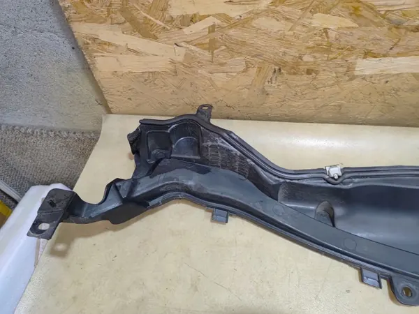 Ford Fiesta MK7 tuulilasin alareunatiiviste 8A61A016B26 image 5