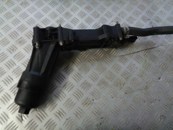 Base de Filtre à Huile Chrysler Pacifica 2018 3.6 V6 image 2