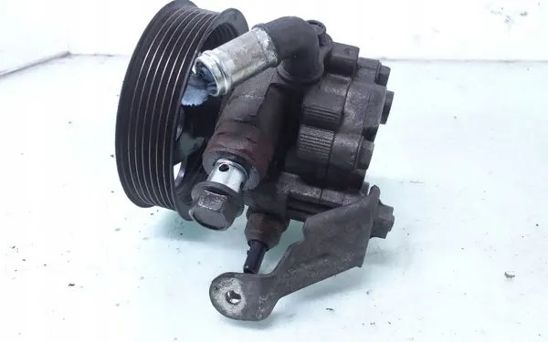 Toyota Avensis ohjauspumppu OEM ARA186137 image 4