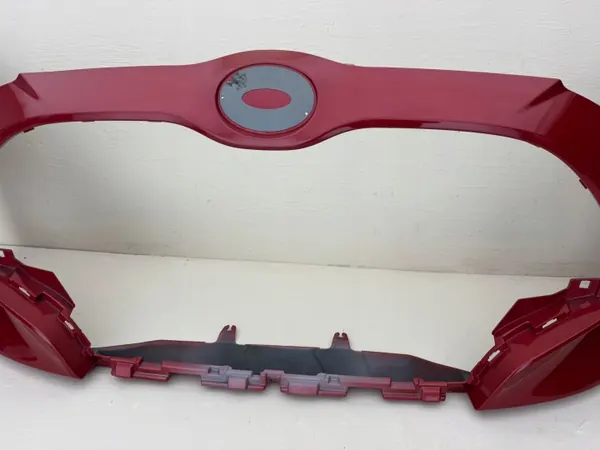 Toyota Yaris IV Frontstoßstange OEM 52119-K0050 PDC image 5