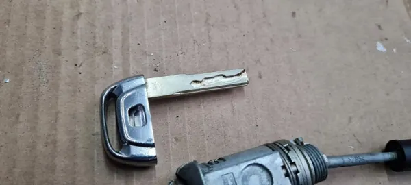 OEM 4G8837167 ovenlukon insertti Audi A7:lle image 4