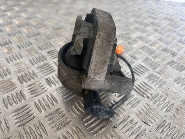 OEM 12345 Tavaratilan Kannakkeet Audi A6 C6 image 3