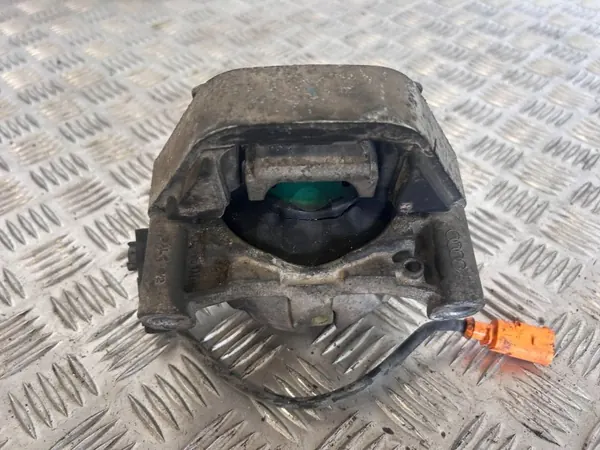OEM 12345 Tavaratilan Kannakkeet Audi A6 C6 image 4