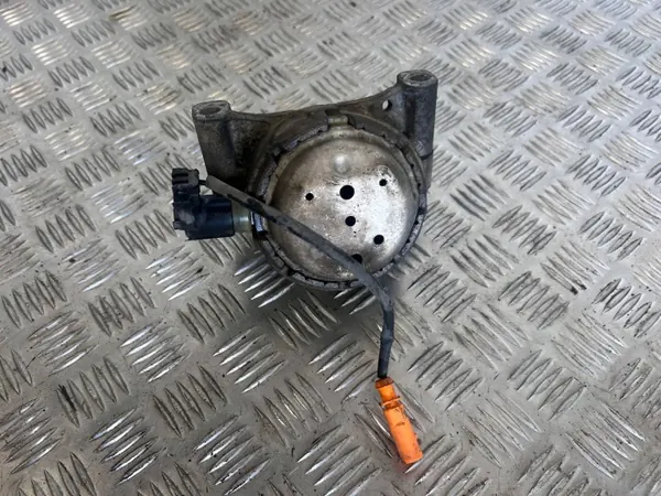 OEM 12345 Tavaratilan Kannakkeet Audi A6 C6 image 6