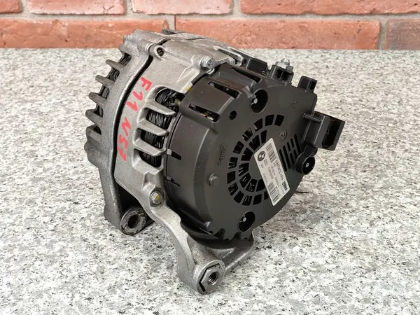 BMW F10 F01 X5 E70 X6 E71 Vaihtovirtageneraattori 220A OEM 8570672 image 3