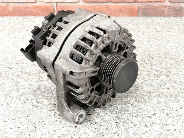 BMW F10 F01 X5 E70 X6 E71 Vaihtovirtageneraattori 220A OEM 8570672 image 7