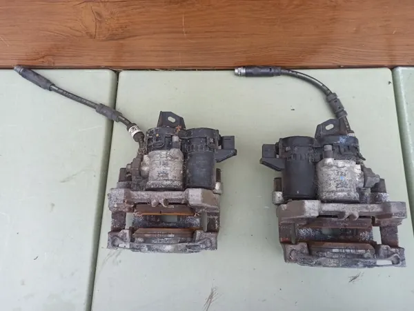 Abrazadera eléctrica usada OEM 31400670 Volvo S90 II image 4