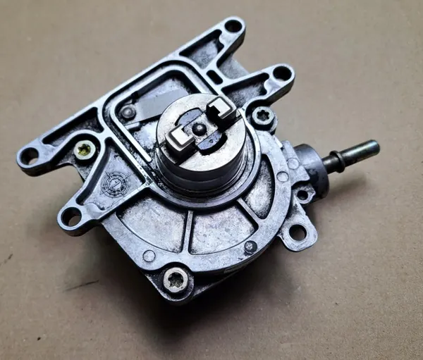 Tyhjiöpumppu OEM 24465382 Opel Vectra C Signumille image 6