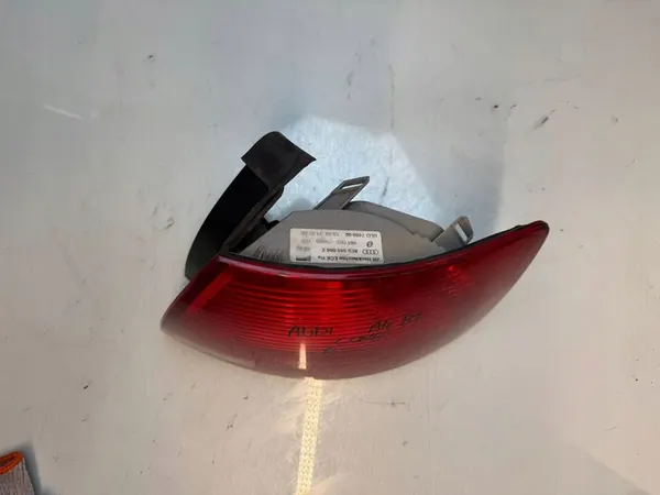 AUDI A4 B7 KOMBI 2004-2008 LUZ TRASERA DERECHA image 2