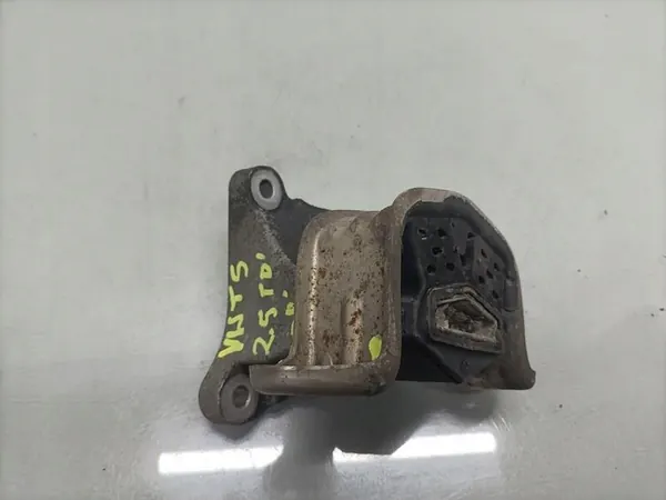 Soporte de motor VW Transporter T5 2.5 TDI OEM image 2