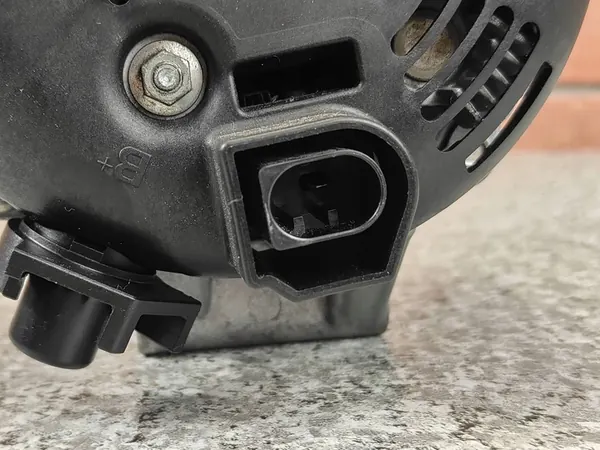 Alternador BMW X3 F25 7591529 image 6