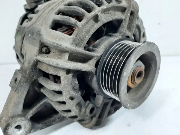 TOYOTA COROLLA E12 1.4VVTI Alternator Bosch image 6