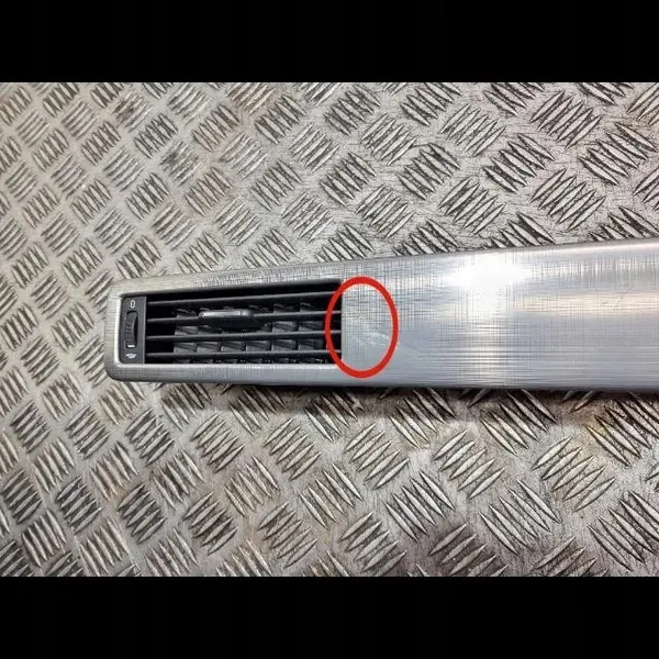 Volvo V70 II Konsole Lufteinlass OEM 30715143 image 3
