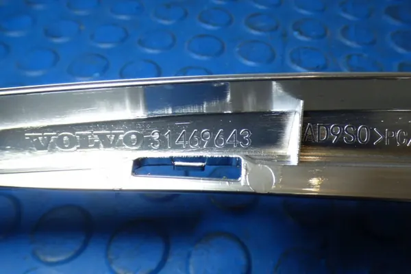 Volvo XC60 I radioframe OEM 31469643 middenconsole image 6