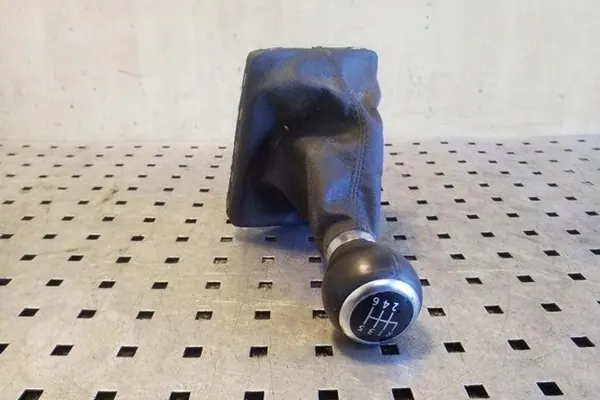 Vaihteistonäyttö VW PASSAT B7 2.0L diesel 2011 3AA711113C image 3