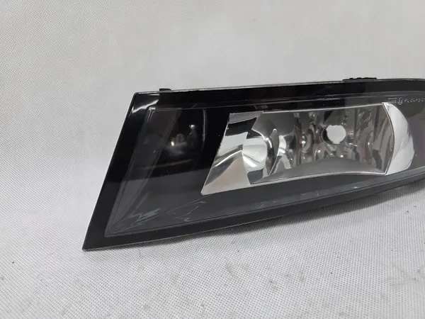 Farol de neblina dianteiro esquerdo Skoda image 2